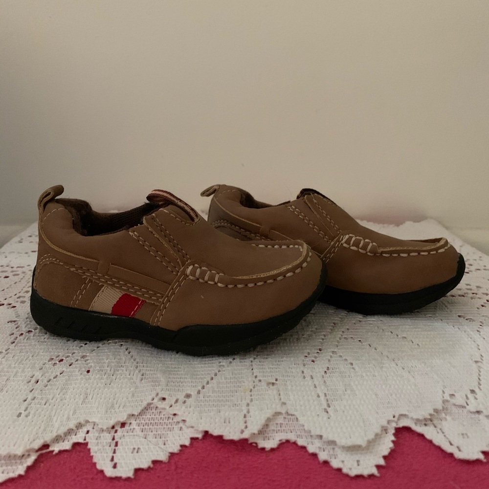 Oshkosh b’gosh toddler shoes